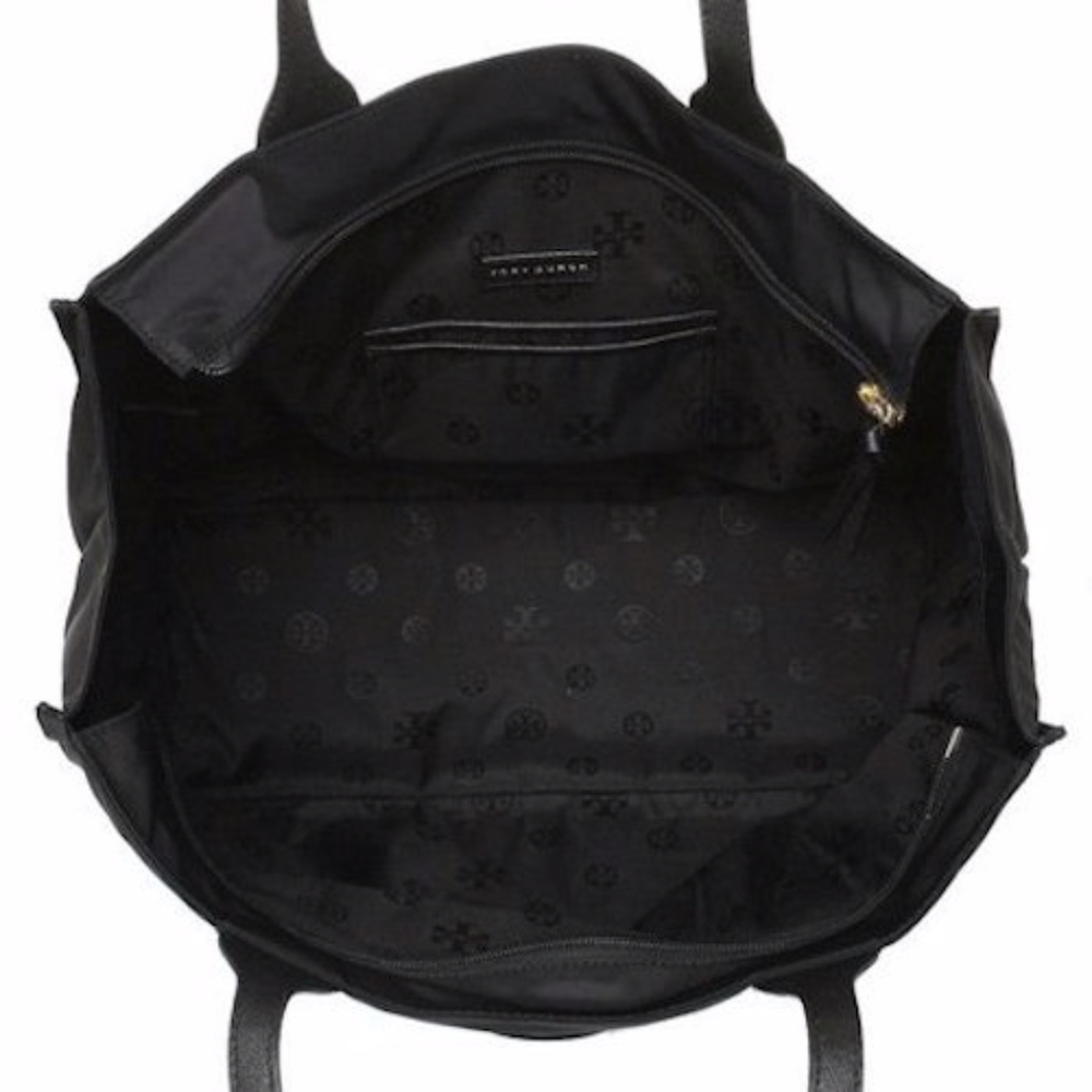 NWT TORY BURCH BLACK ELLA NYLON PACKABLE TOTE - Picture 7 of 8